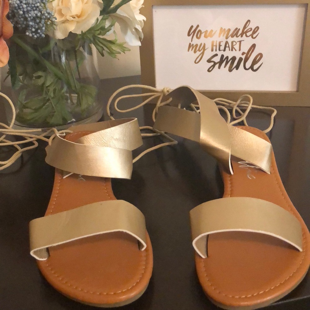 Gold simple Sandler’s with strap and laces